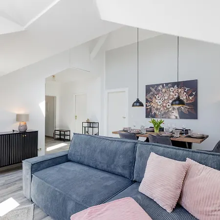 Uniqe I 100qm I 2 Schlafzimmer I Naehe Messe * Haar (Munich)