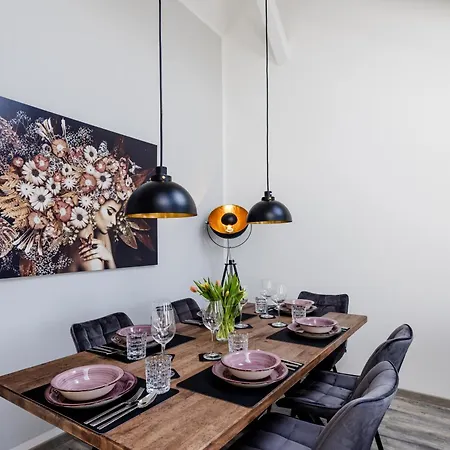 Uniqe I 100qm I 2 Schlafzimmer I Naehe Messe 아파트 하르