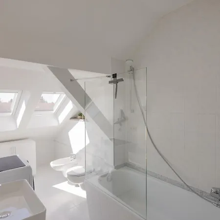 Uniqe I 100qm I 2 Schlafzimmer I Naehe Messe 하르