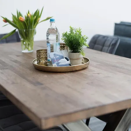 아파트 Uniqe I 100qm I 2 Schlafzimmer I Naehe Messe *